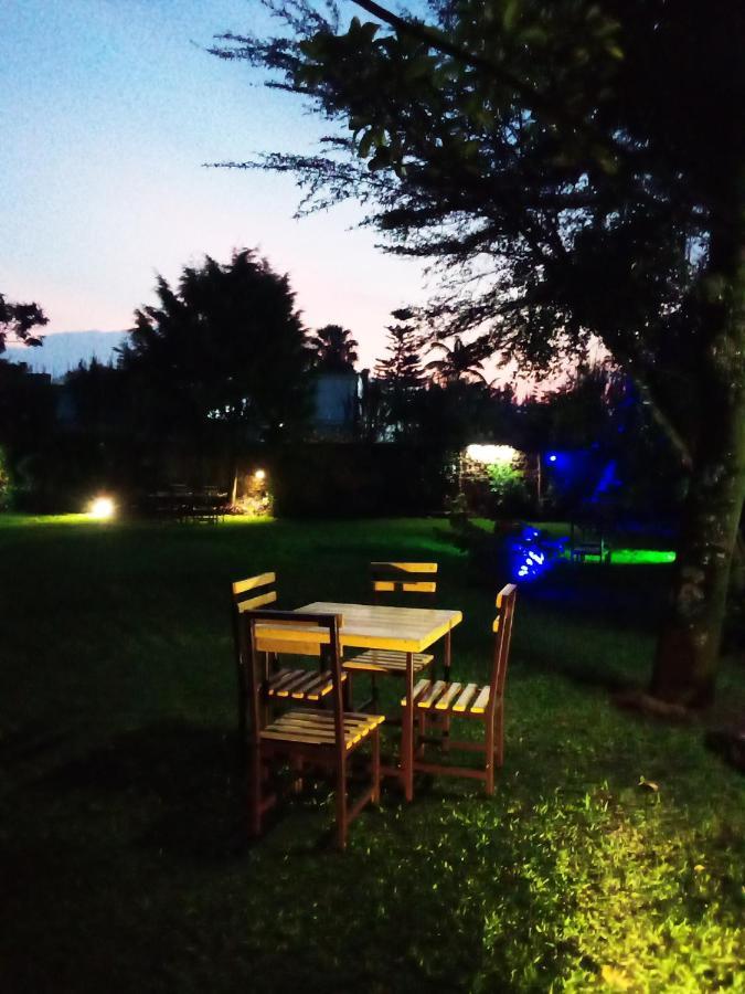 Colibri Taverne & Guest House Gisenyi Exterior photo